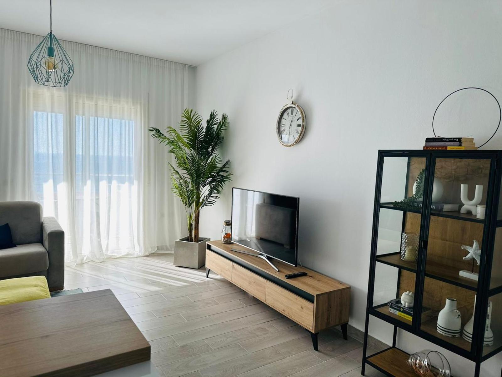 Sunny Hill Apartment Vlorë Extérieur photo